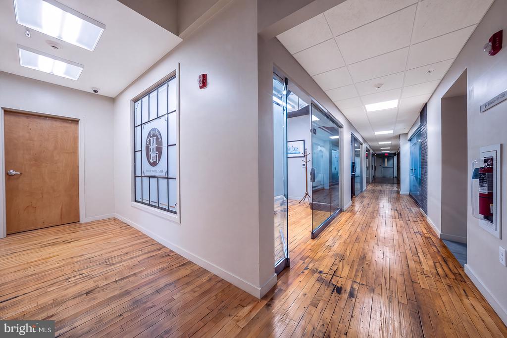 312 W BROAD STREET