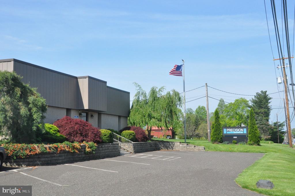 2525 TOLLGATE ROAD