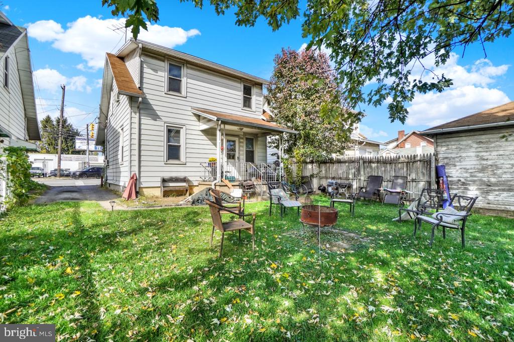 302 S 18TH STREET