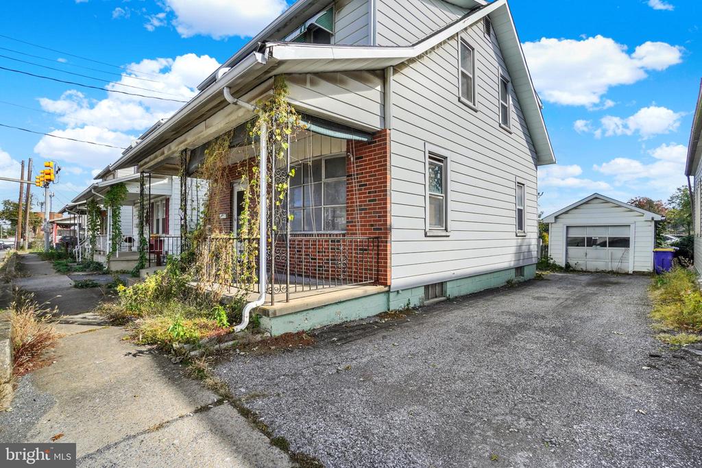 302 S 18TH STREET