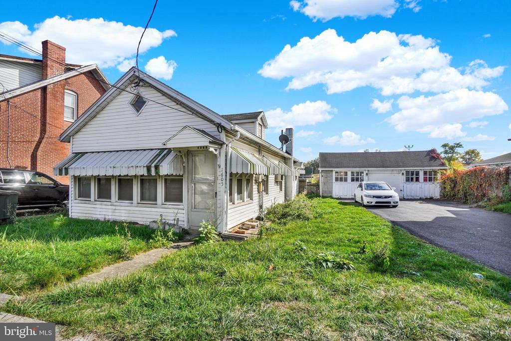 302 S 18TH STREET