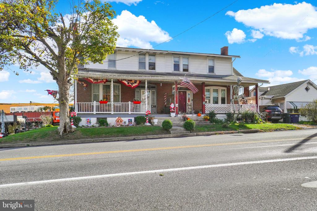 302 S 18TH STREET