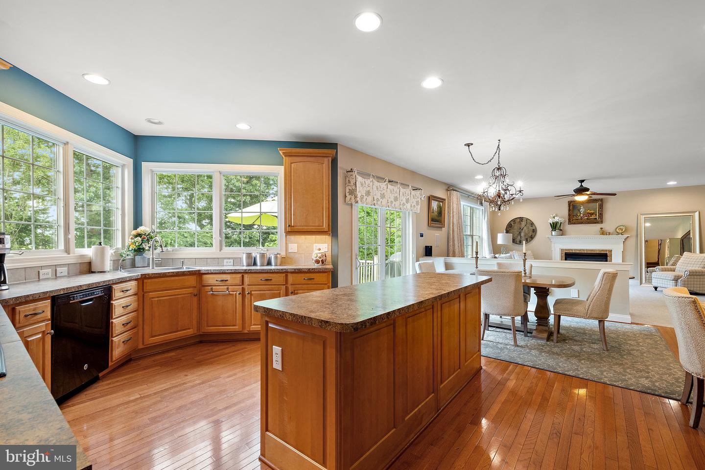 1959 Goldenridge Dr