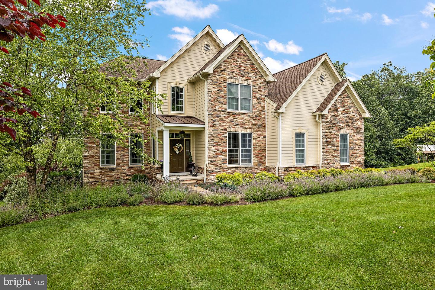 1959 Goldenridge Dr