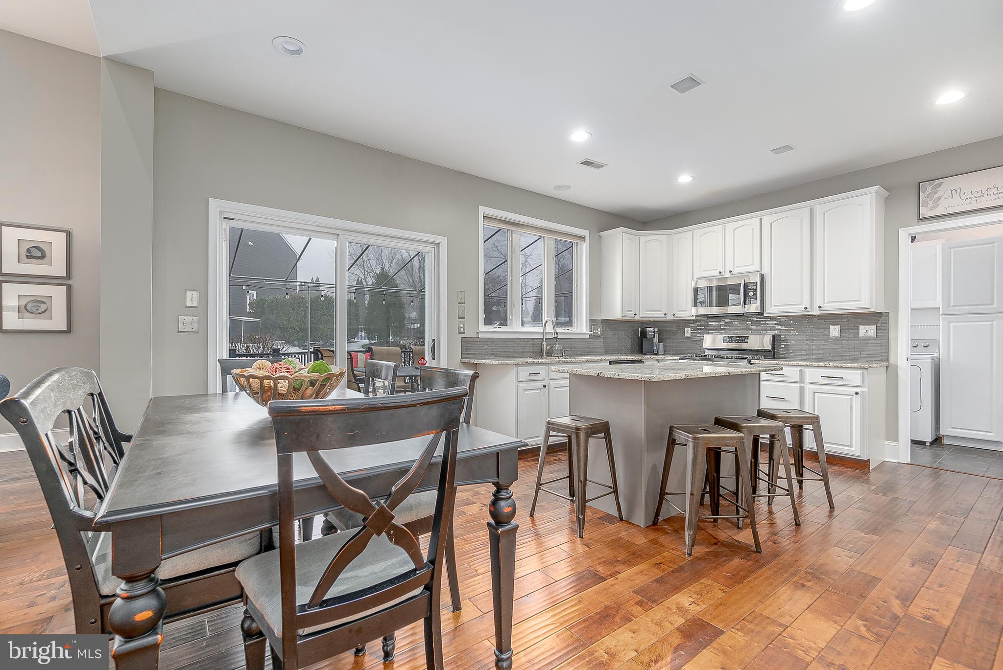 1303 School House Cir