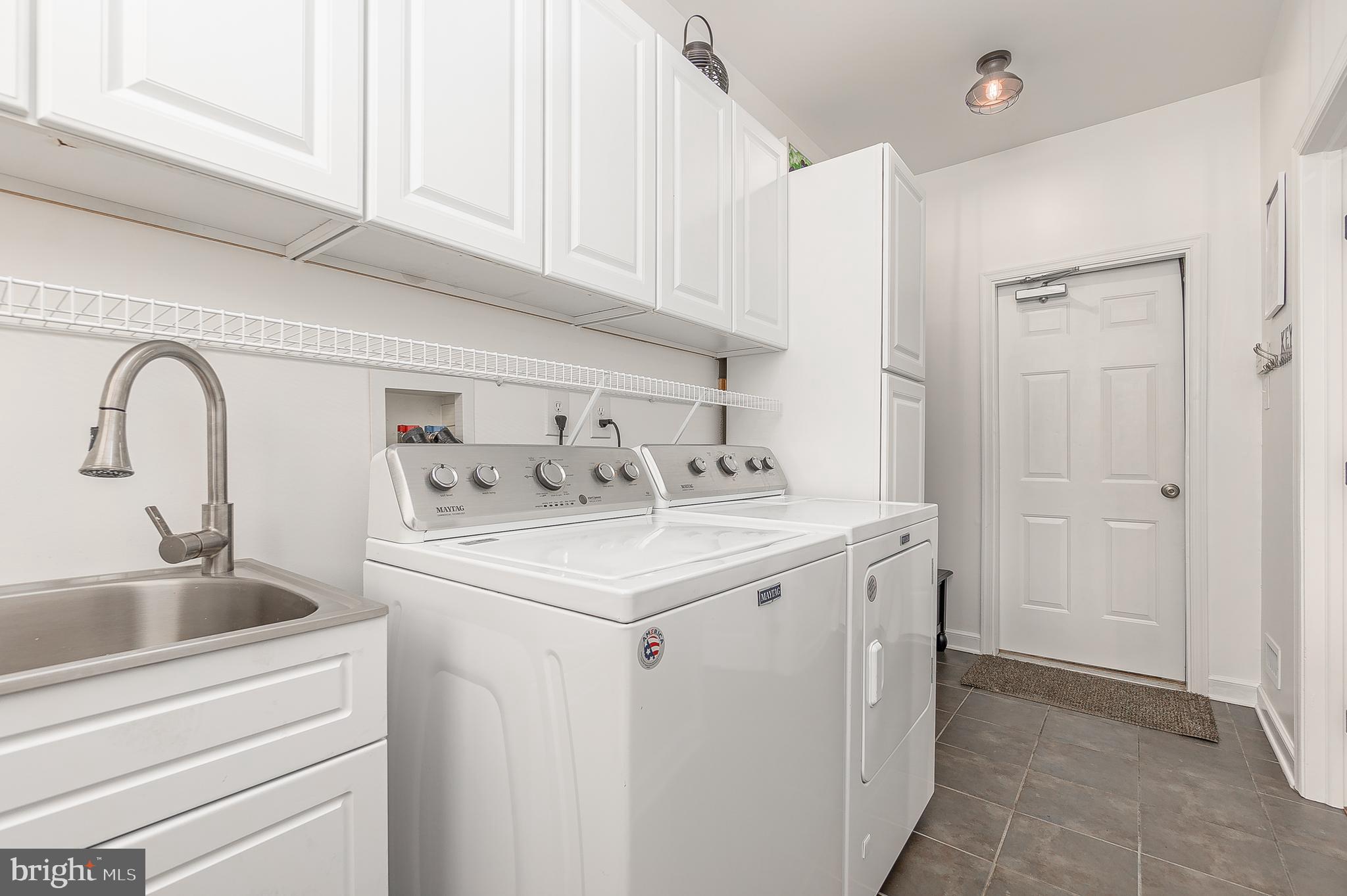 1303 School House Cir