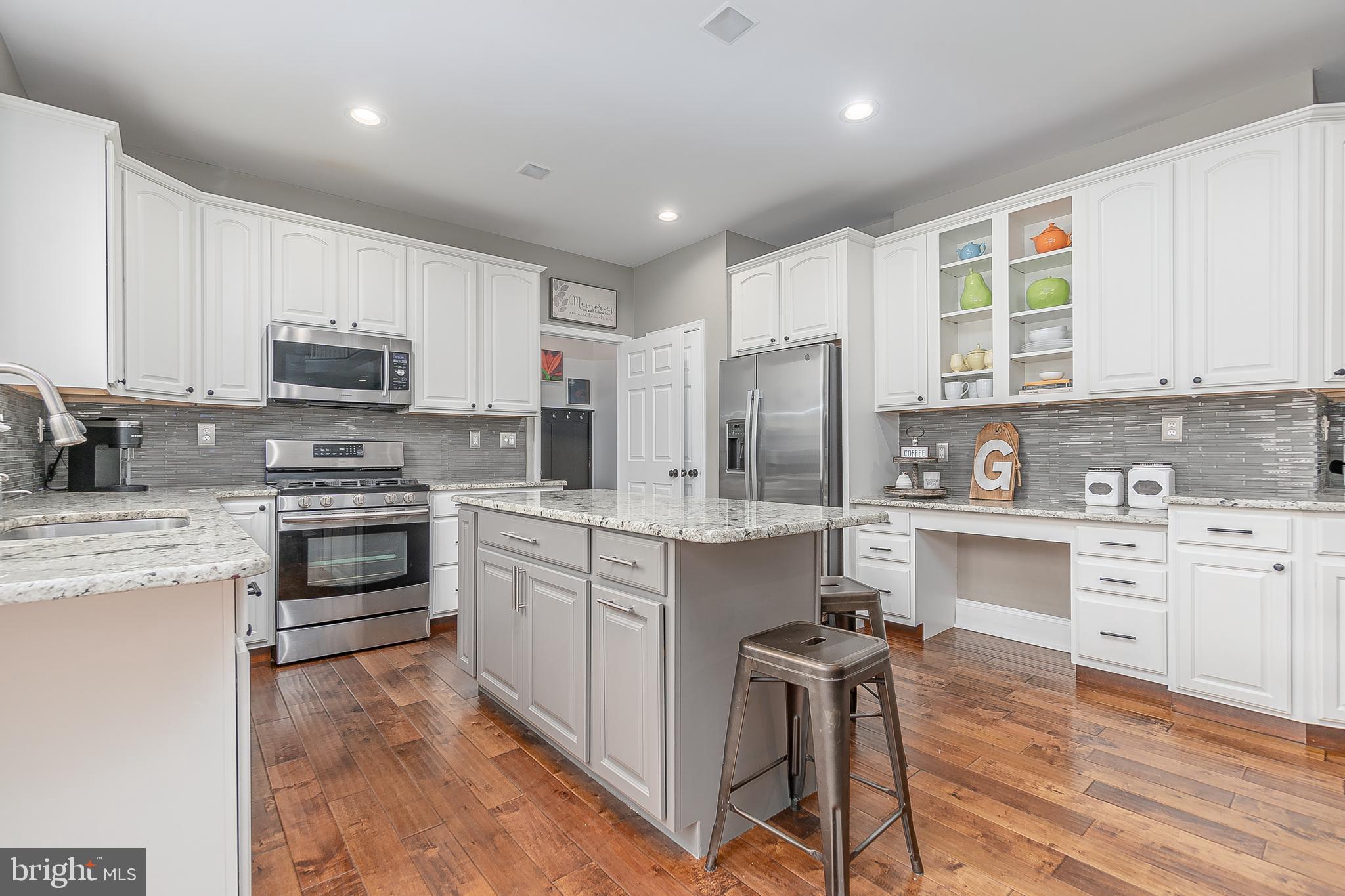 1303 School House Cir