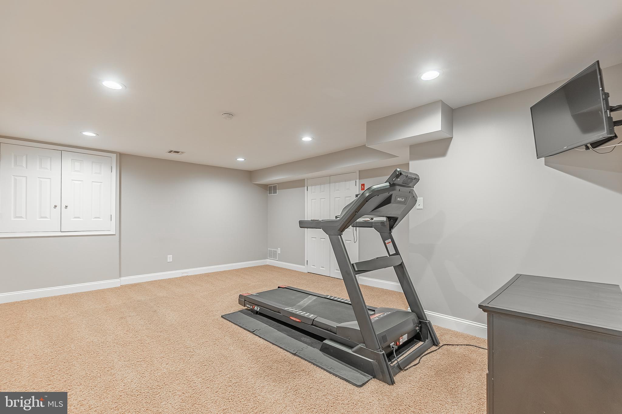1303 School House Cir