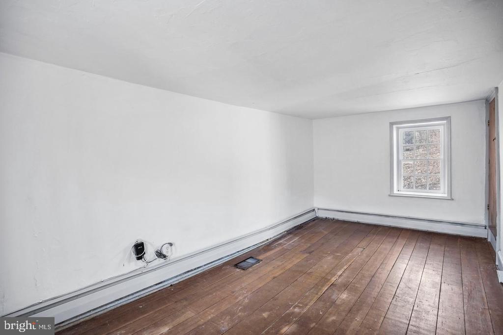 208 WESTTOWN WAY