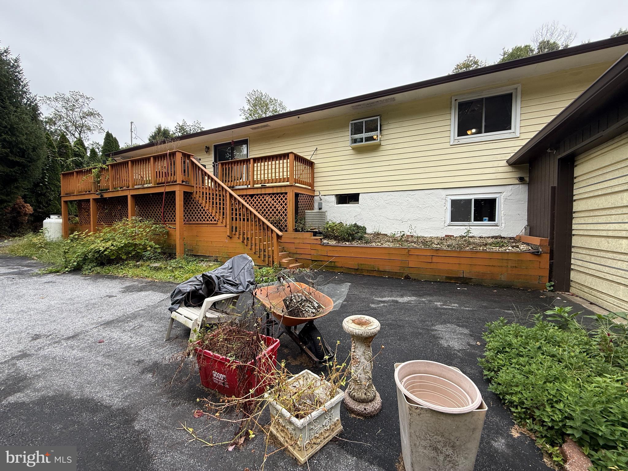 1667 BEACON HILL ROAD