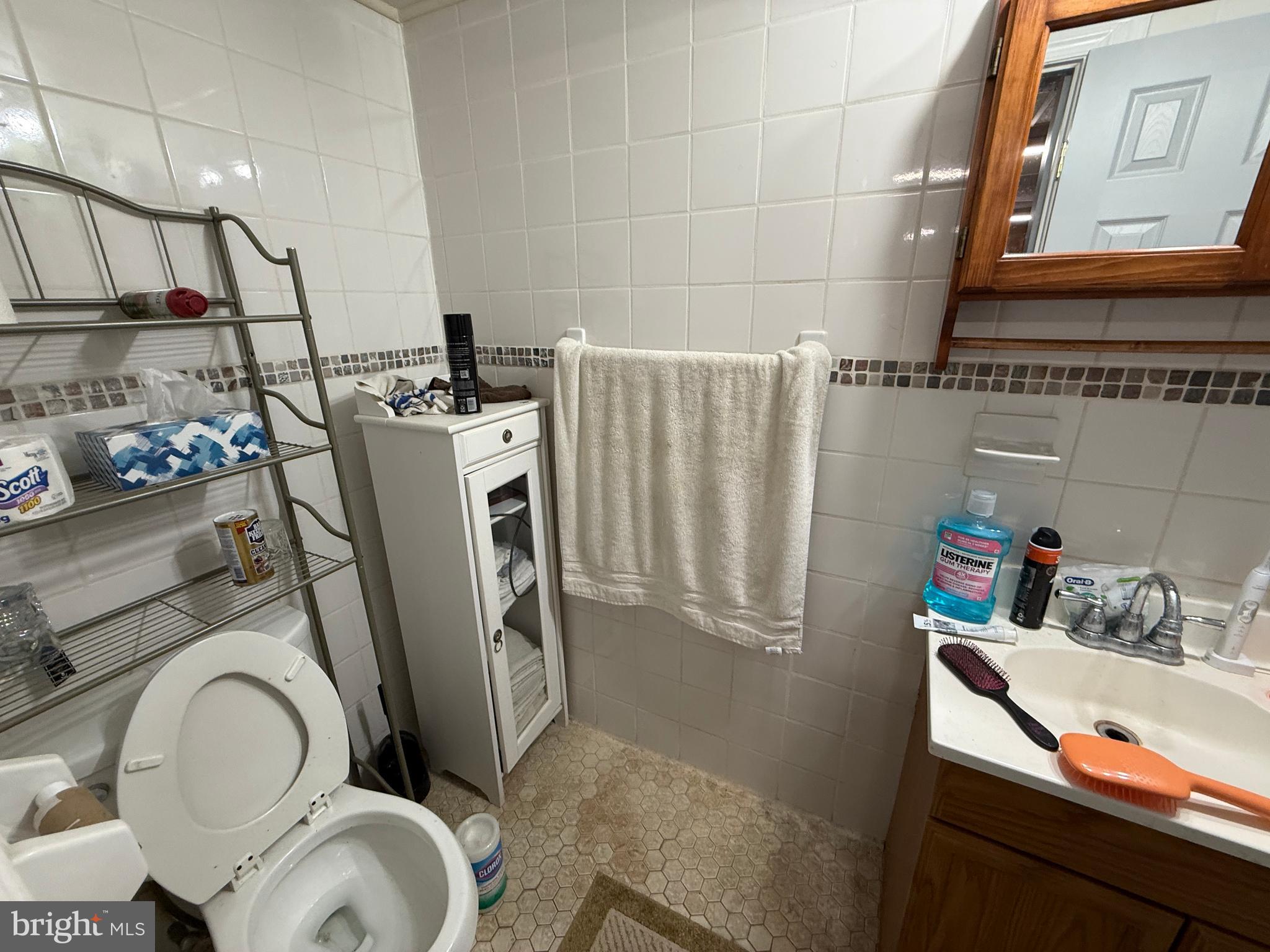 1667 BEACON HILL ROAD