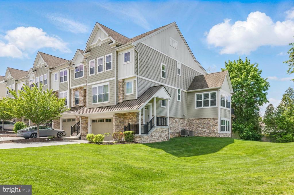 4 NEW COUNTRYSIDE DRIVE