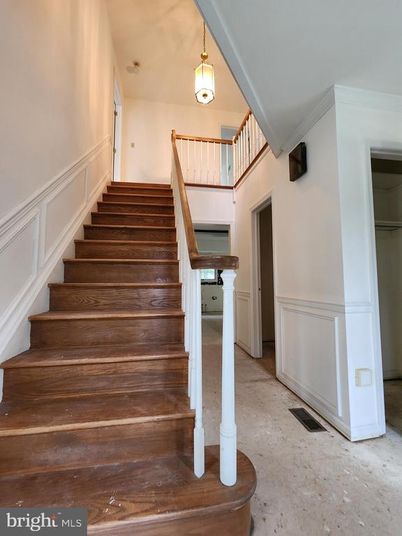 1018 ASHLEY ROAD