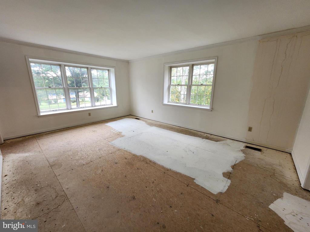 1018 ASHLEY ROAD