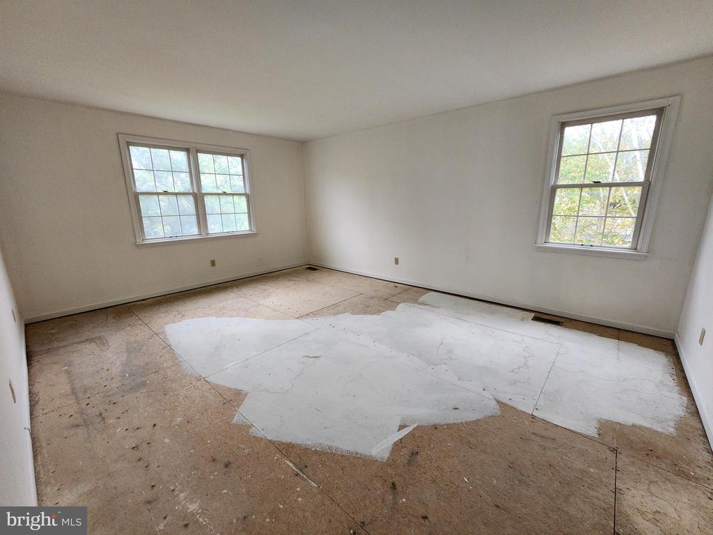 1018 ASHLEY ROAD