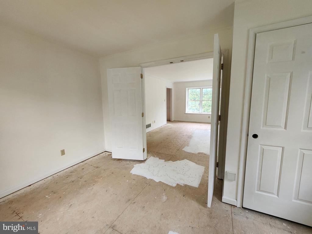 1018 ASHLEY ROAD