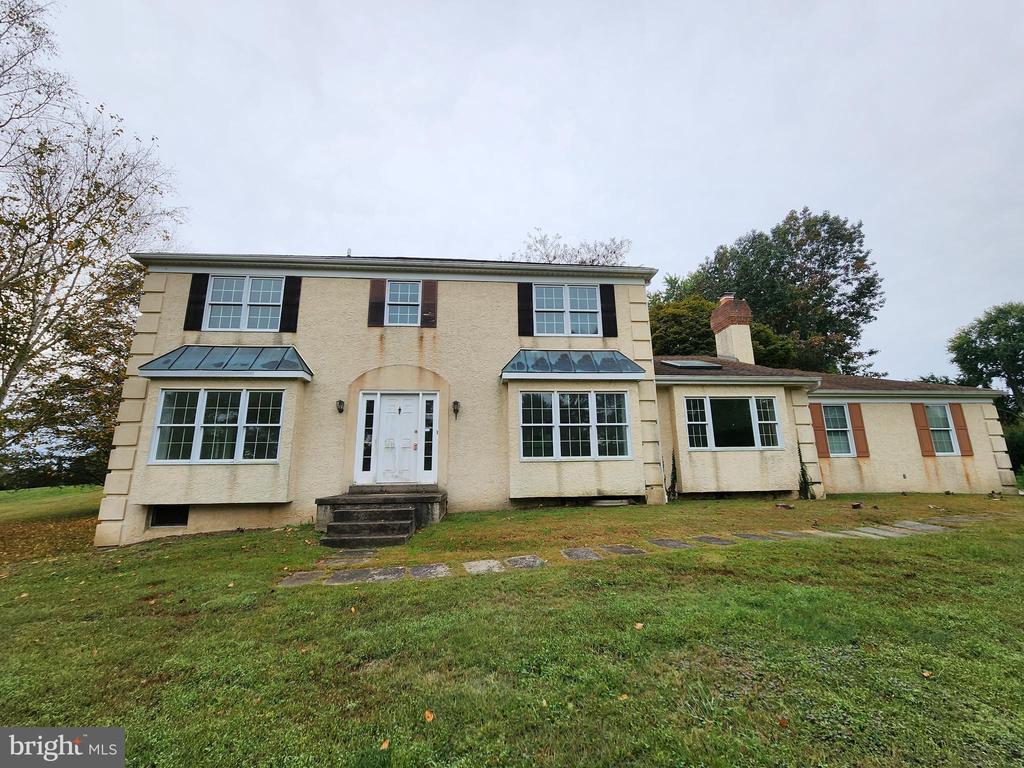 1018 ASHLEY ROAD