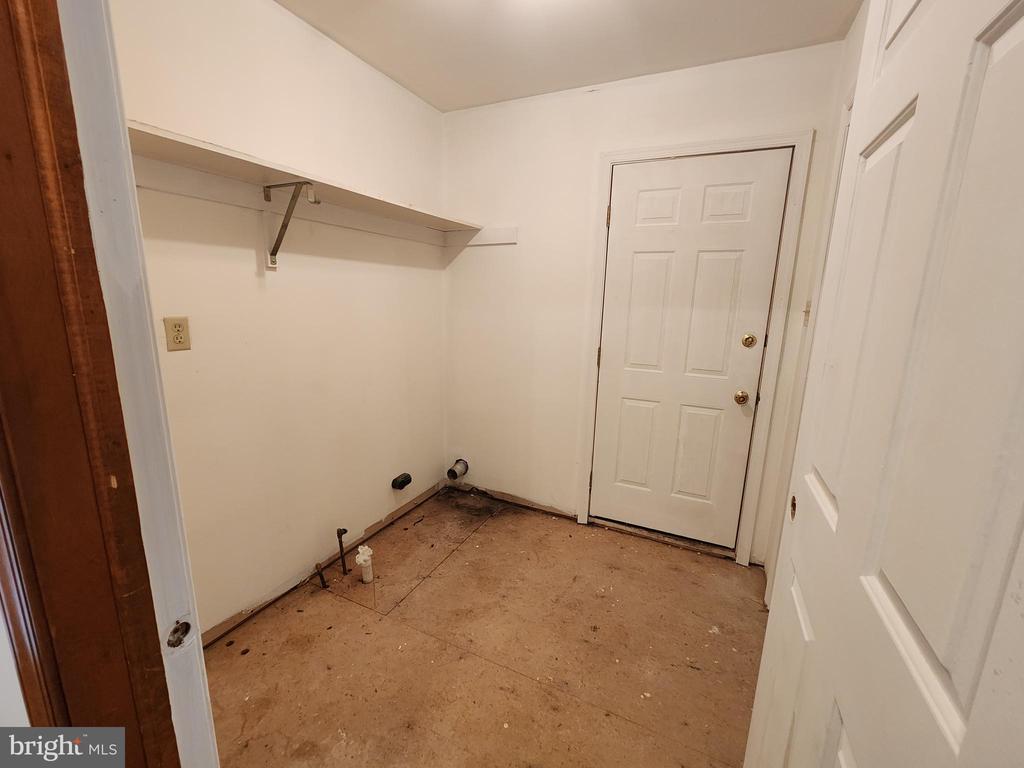 1018 ASHLEY ROAD