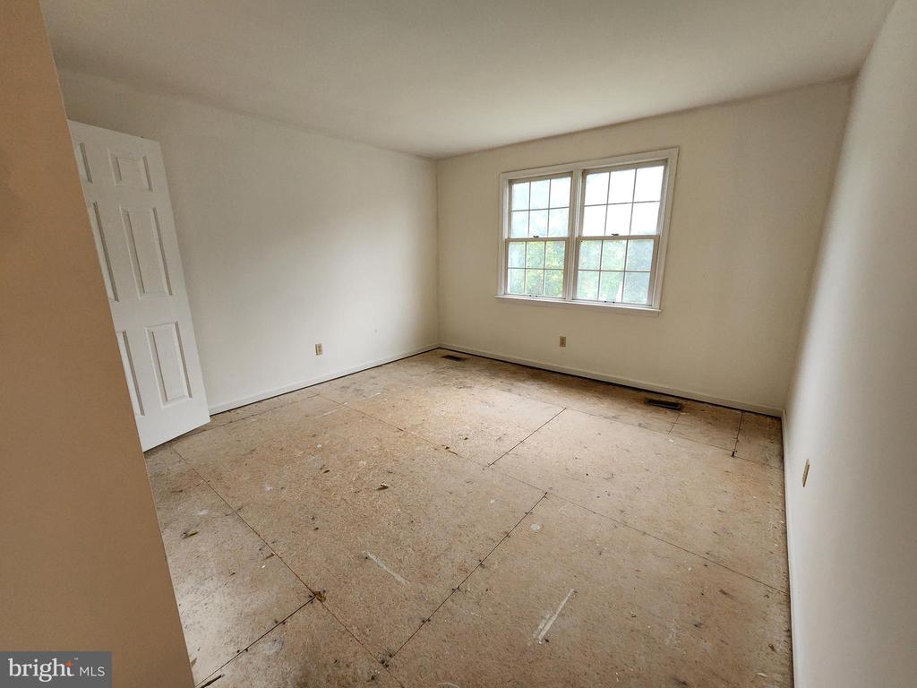 1018 ASHLEY ROAD