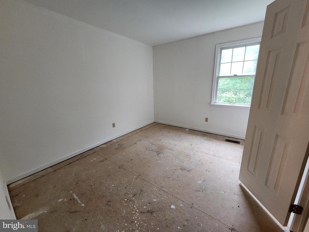 1018 ASHLEY ROAD
