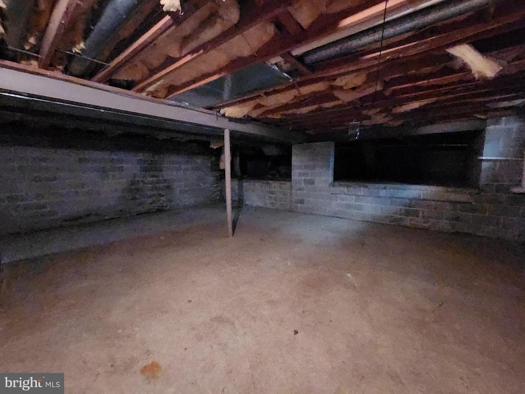 1018 ASHLEY ROAD