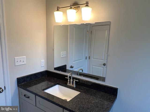 215 E LINDEN STREET UNIT 4