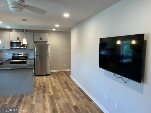 215 E LINDEN STREET UNIT 4