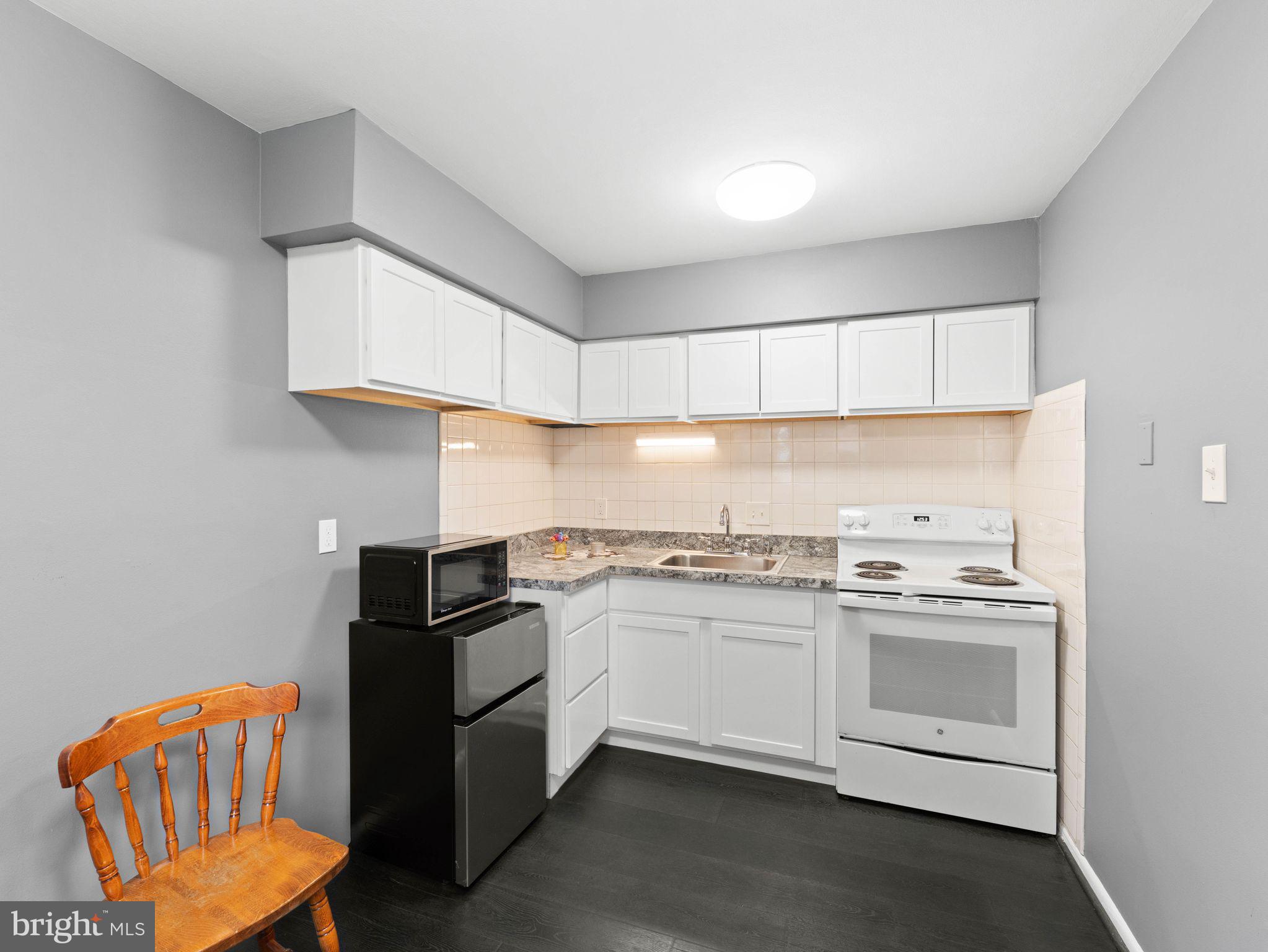 335 E LANCASTER AVENUE E-5