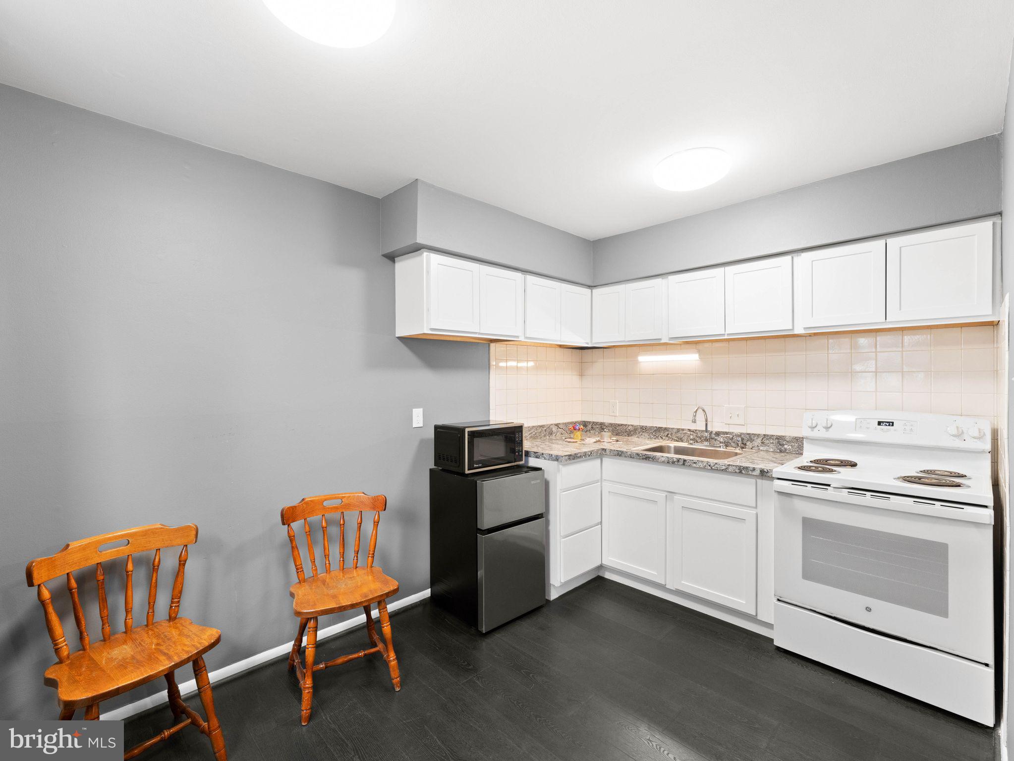 335 E LANCASTER AVENUE E-5