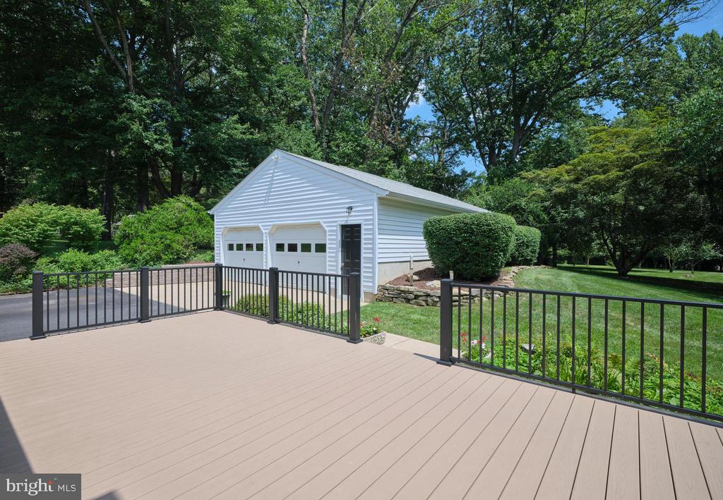 60 HILLTOP DRIVE