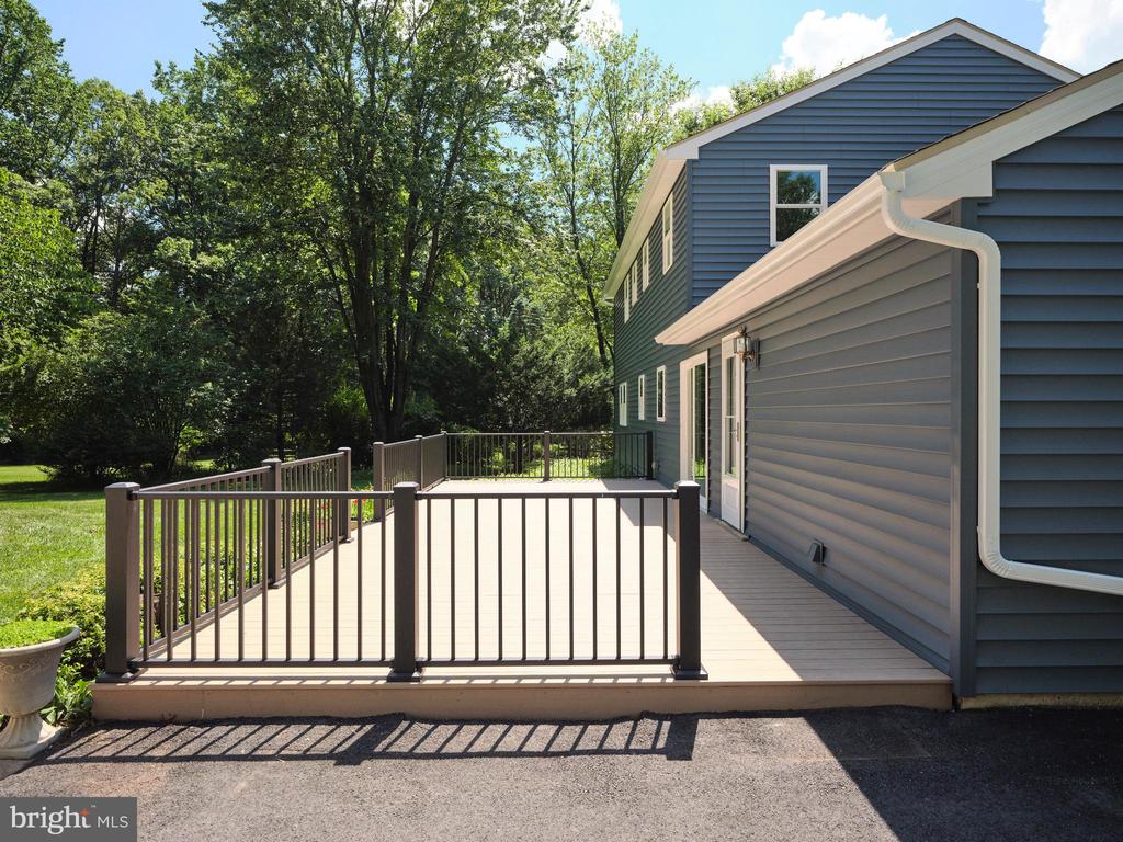 60 HILLTOP DRIVE