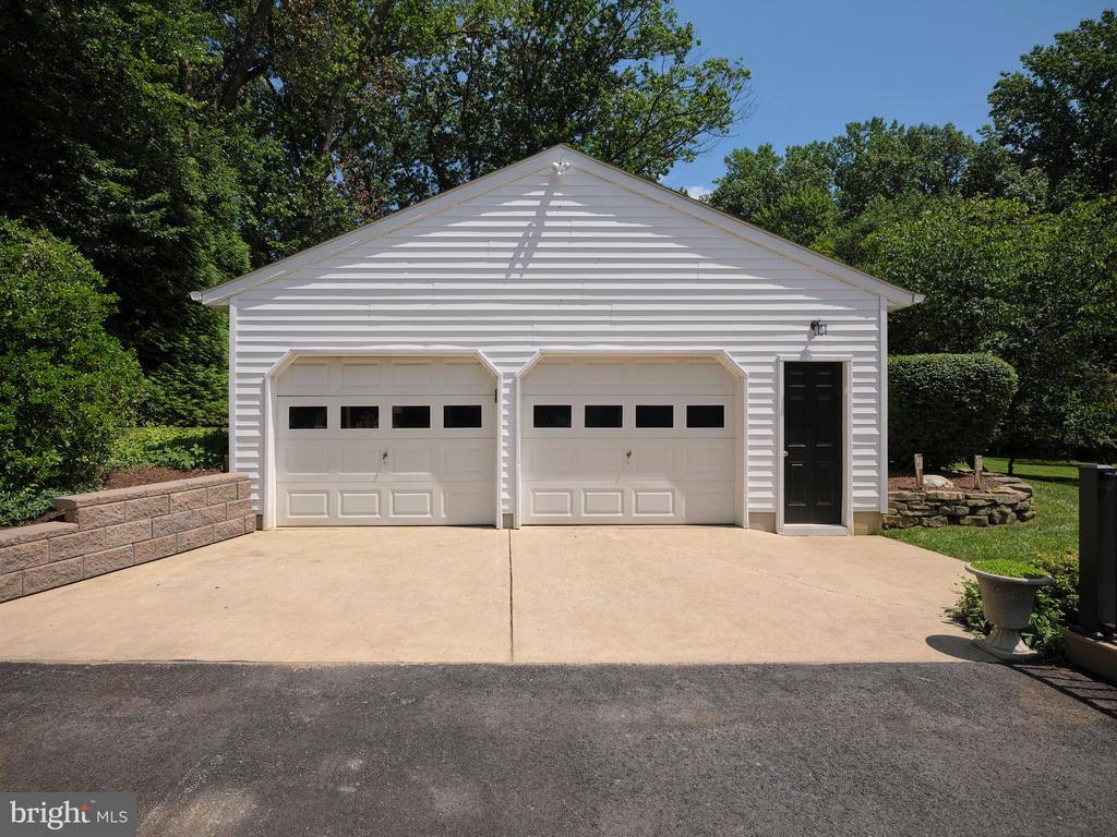60 HILLTOP DRIVE