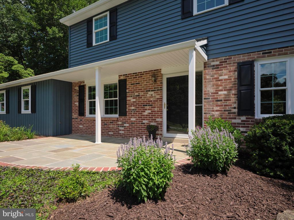 60 HILLTOP DRIVE