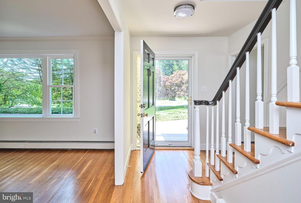 60 HILLTOP DRIVE