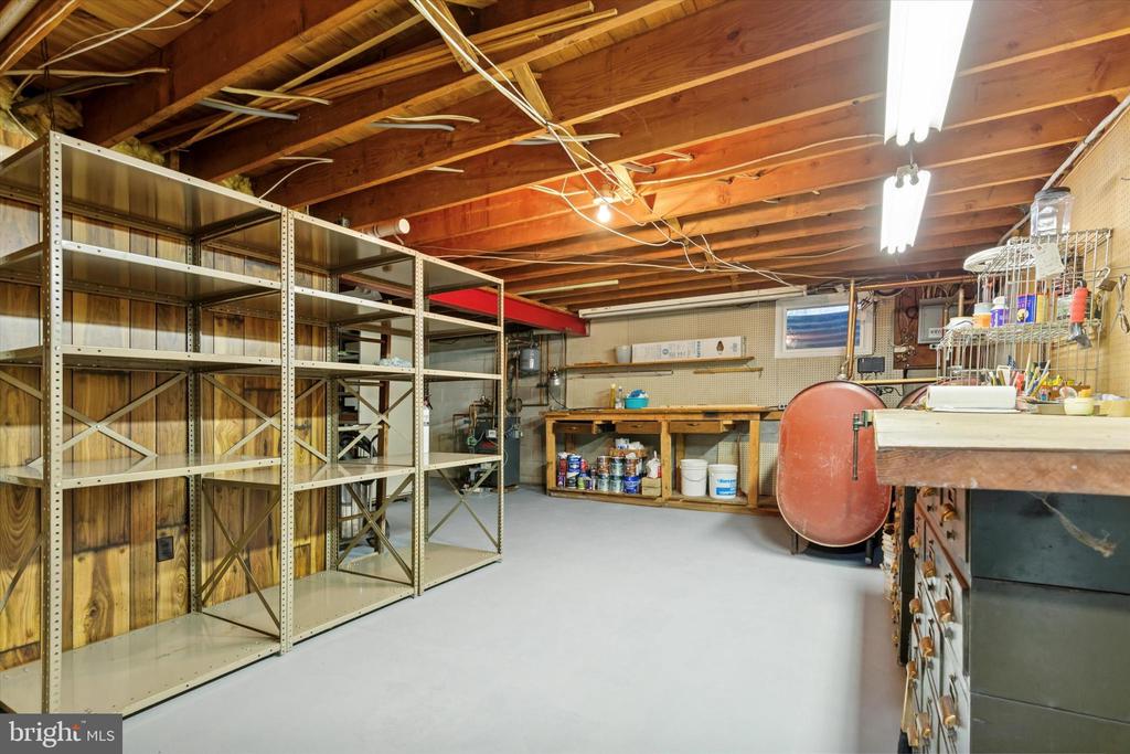 60 HILLTOP DRIVE