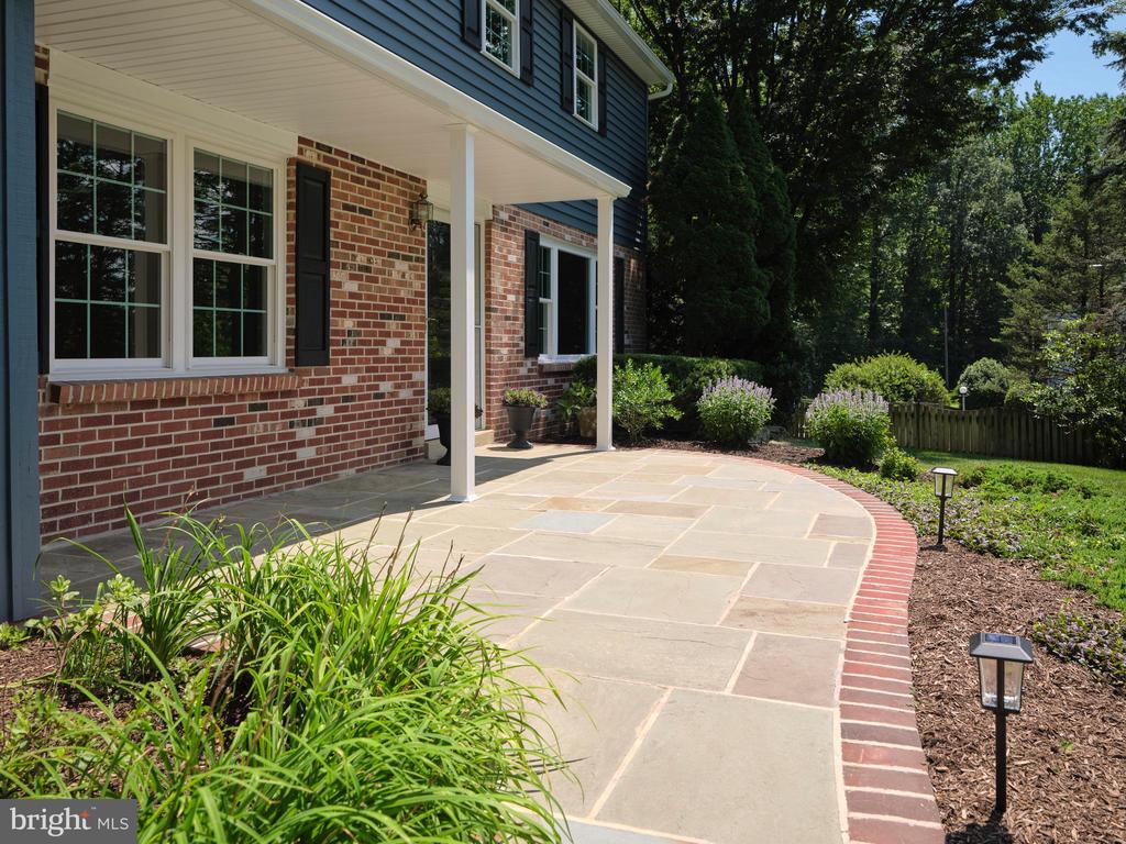 60 HILLTOP DRIVE
