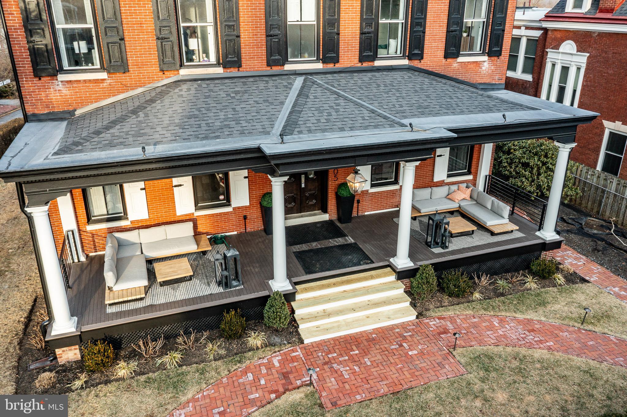 305 S WALNUT STREET 3