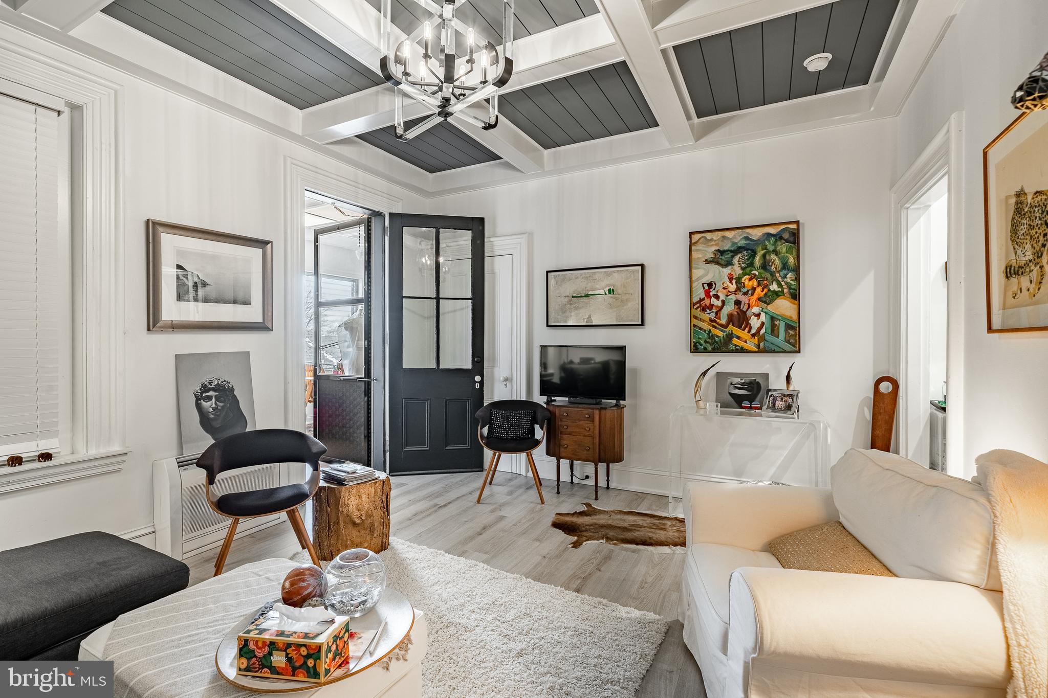 305 S WALNUT STREET 3