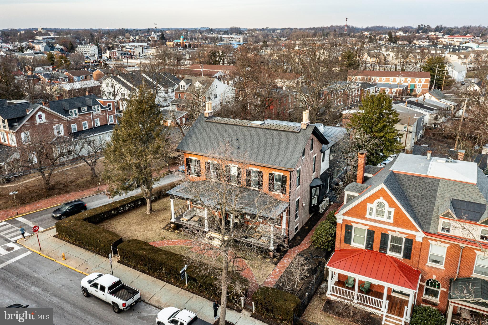 305 S WALNUT STREET 3