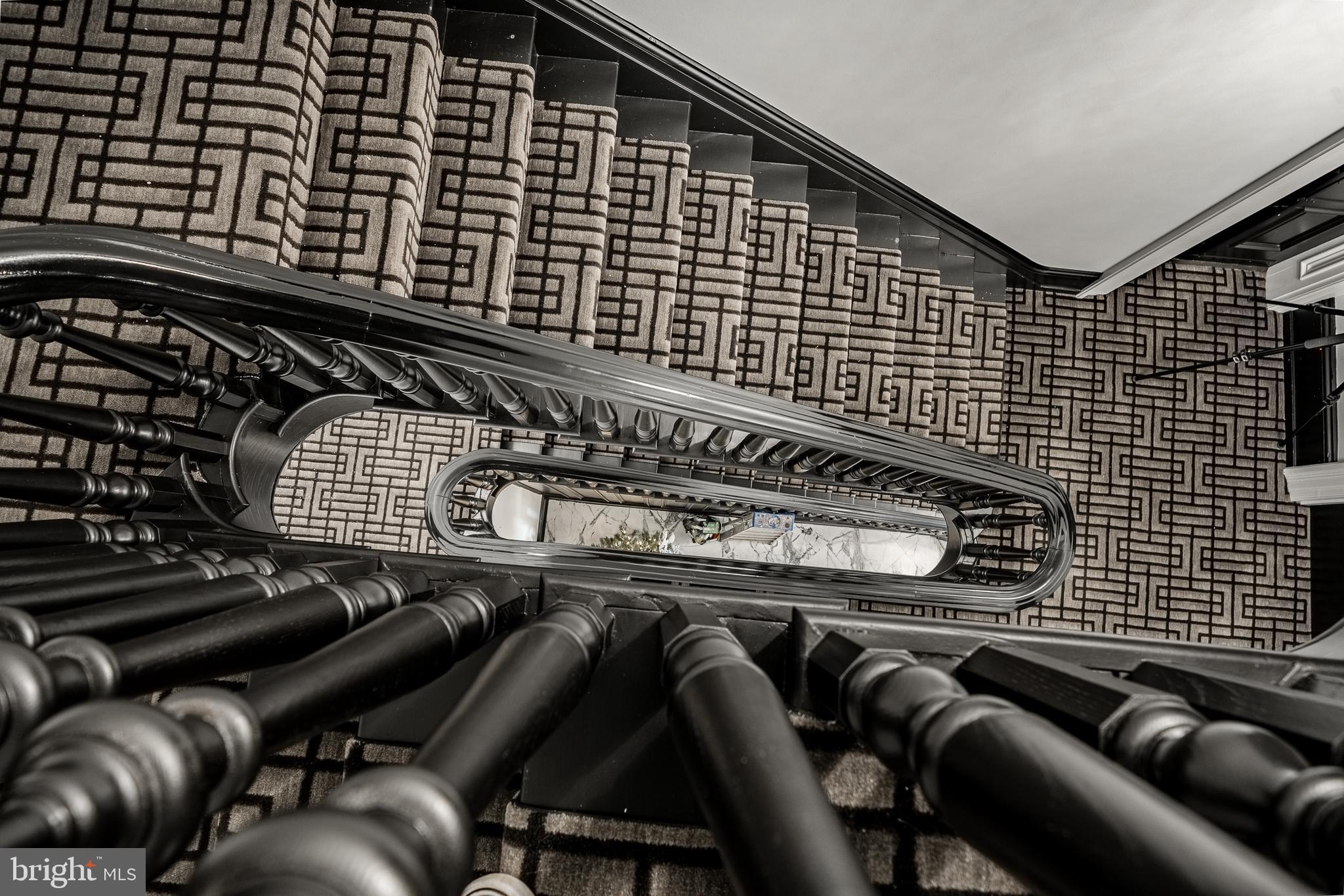 305 S WALNUT STREET 3