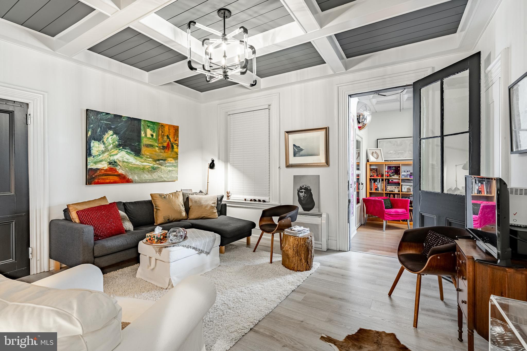 305 S WALNUT STREET 3