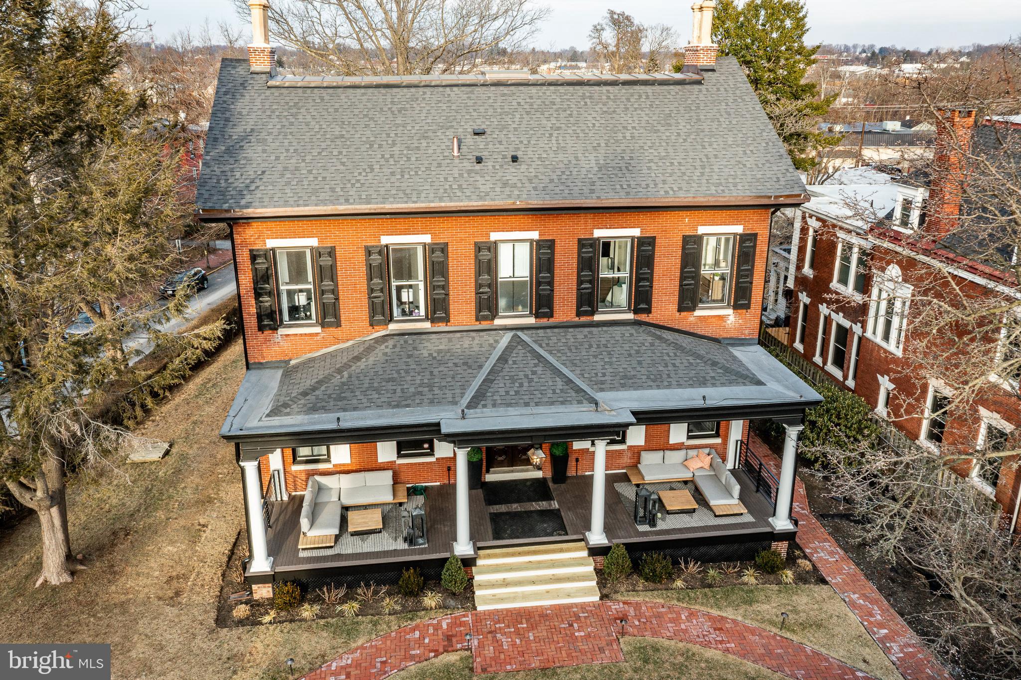 305 S WALNUT STREET 3