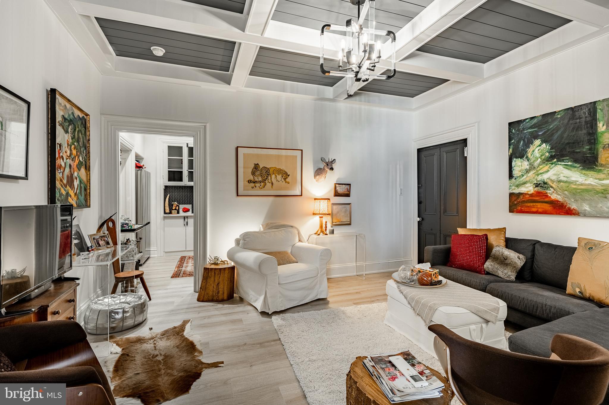 305 S WALNUT STREET 3