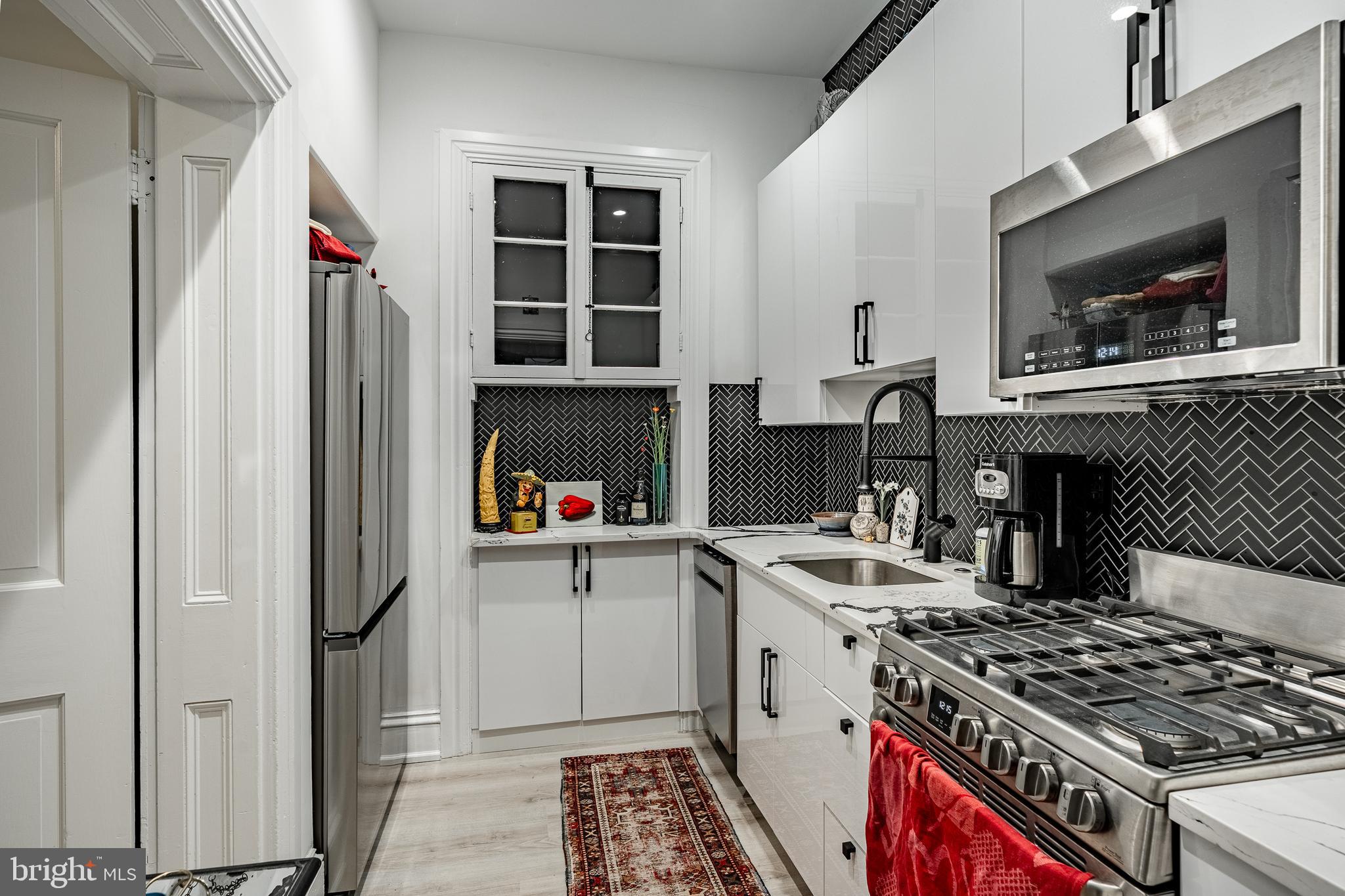 305 S WALNUT STREET 3