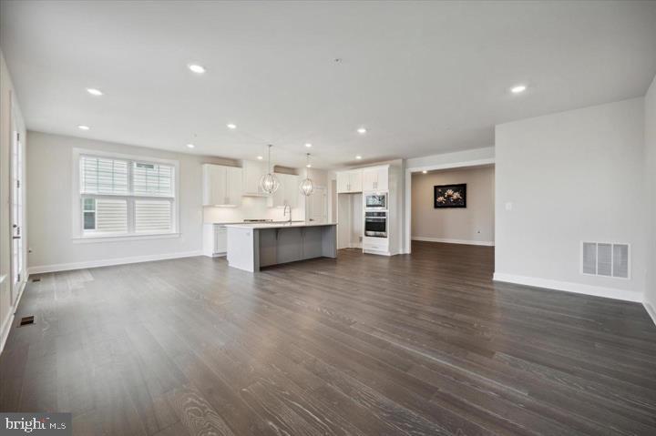 325 PIPER LANE