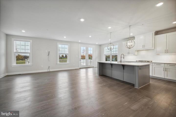 325 PIPER LANE