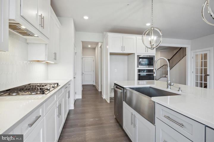 325 PIPER LANE