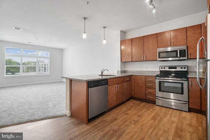 131 BRIDGE STREET Unit: 1404