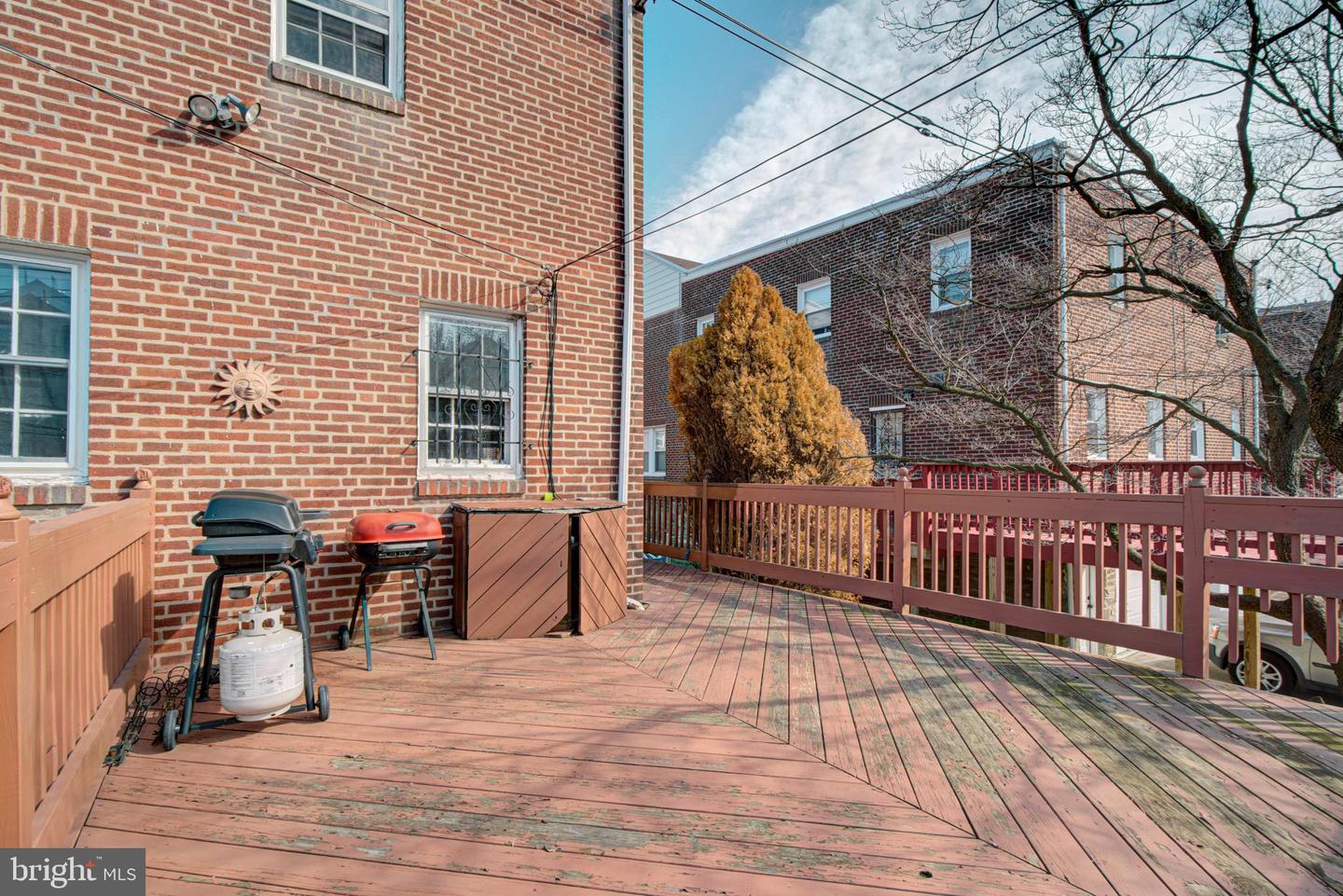 606 Fern St