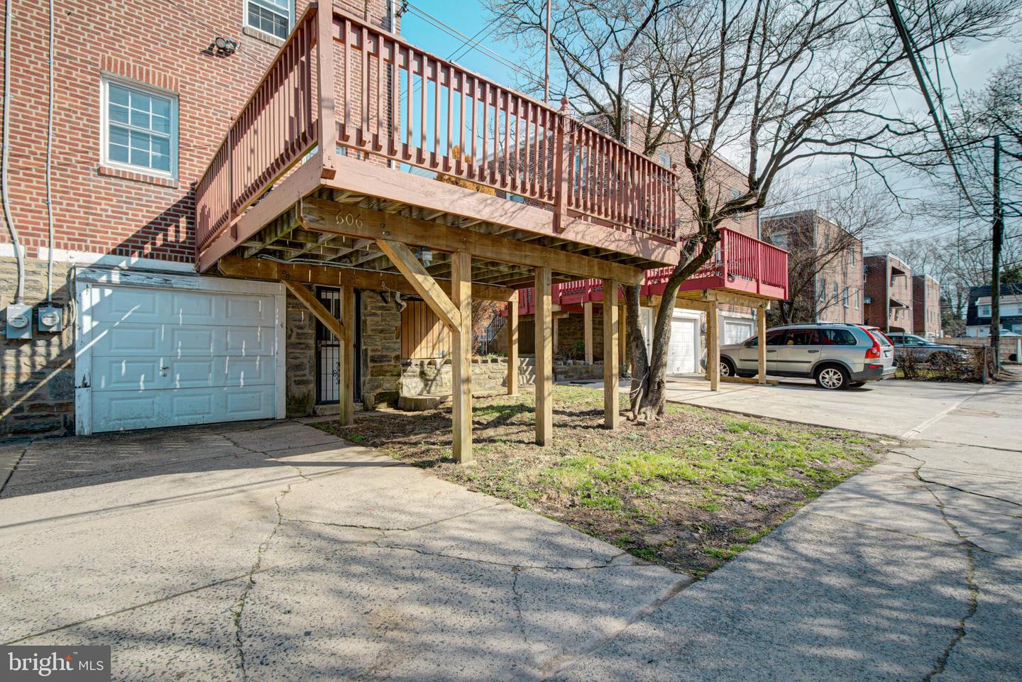 606 Fern St